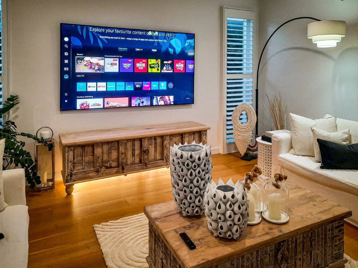 TV wall-mounted, Peregian Springs